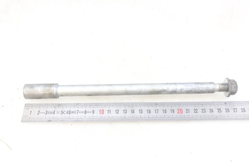 photo de FRONT WHEEL AXLE PIAGGIO NEW TYPHOON 50 (2010 - 2017) - Alternative perspective