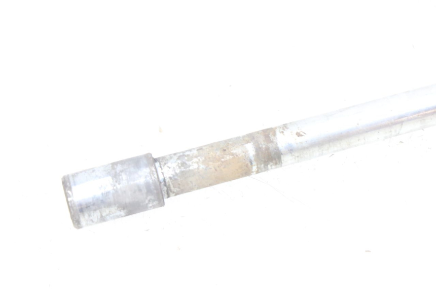 photo de FRONT WHEEL AXLE GILERA NEXUS 125 (2009 - 2013) - Fixing points details