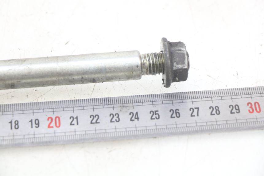 photo de FRONT WHEEL AXLE GILERA NEXUS 125 (2007 - 2009) - Zoom on usage condition