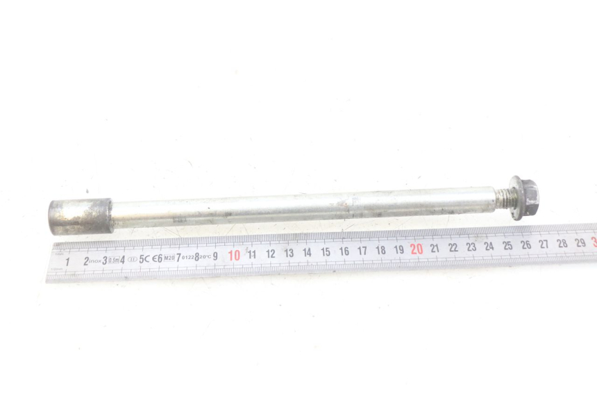 photo de FRONT WHEEL AXLE GILERA NEXUS 125 (2007 - 2009) - Alternative perspective
