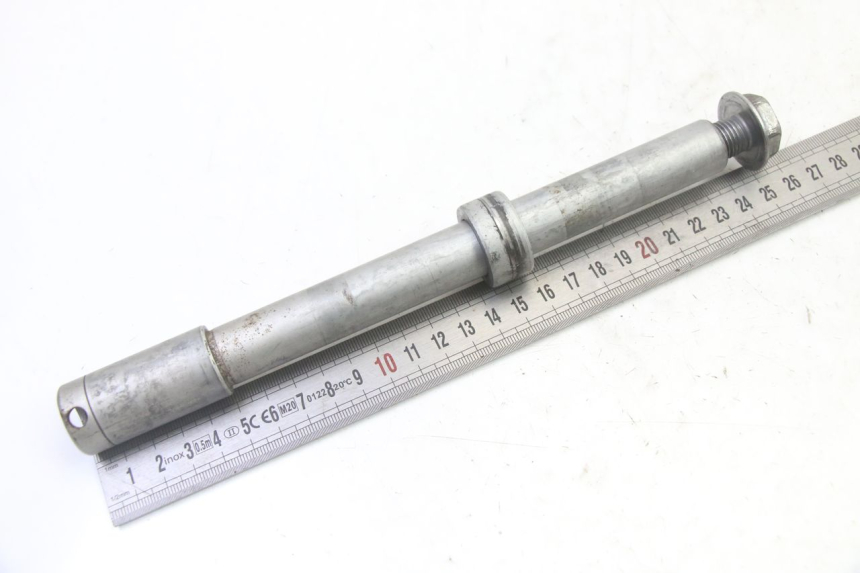 photo de FRONT WHEEL AXLE HONDA NTV DEAUVILLE 650 (2001 - 2006) - Zoom on usage condition