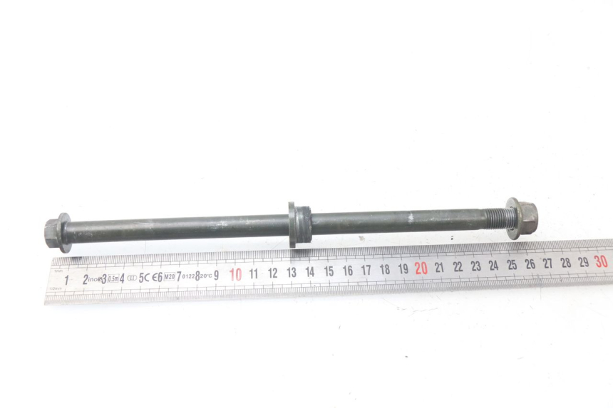 photo de FRONT WHEEL AXLE SYM ORBIT 2 50 (2008 - 2014) - Zoom on usage condition