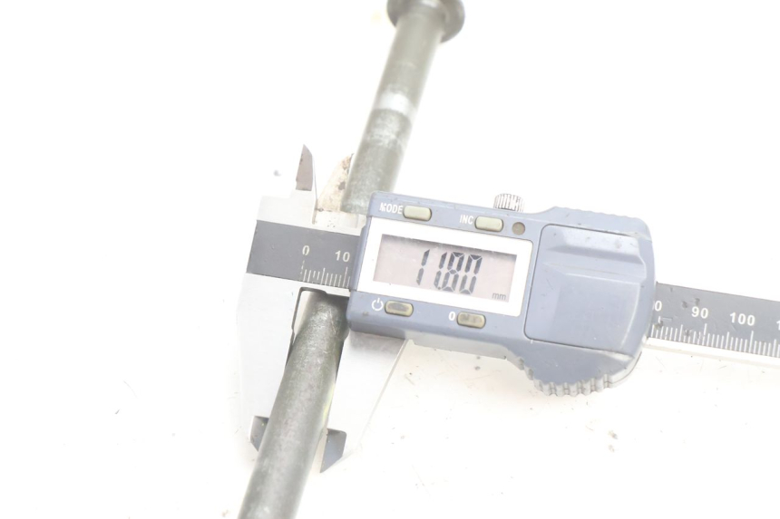 photo de FRONT WHEEL AXLE SYM ORBIT III 3 4T 50 (2021 - 2025) - Technical close-up
