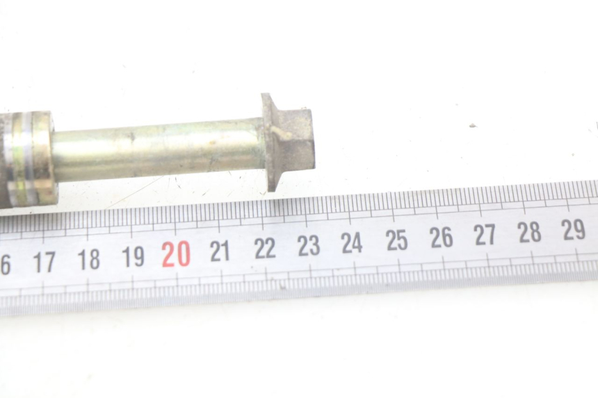 photo de FRONT WHEEL AXLE TNT MOTOR OTTO 2T 50 (2012 - 2018) - Zoom on usage condition