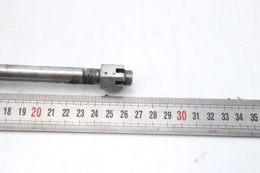 photo de FRONT WHEEL AXLE KEEWAY OUTLOOK 125 (2007 - 2013) - Product overview