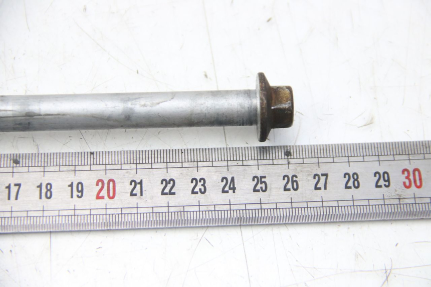 photo de FRONT WHEEL AXLE HONDA PES PS I 125 (2006 - 2012) - Technical close-up