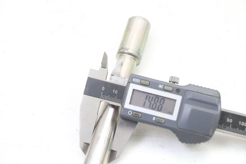 photo de FRONT WHEEL AXLE PEUGEOT CITYSTAR 2T 50 (2018 - 2021) - Product overview