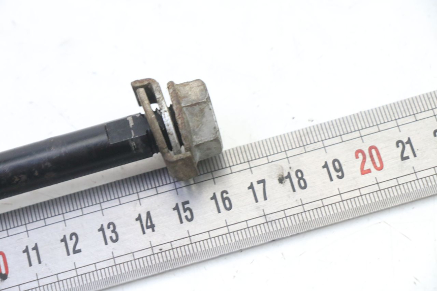 photo de FRONT WHEEL AXLE PUNK ELECTRIC RIDER 1 - Alternative perspective