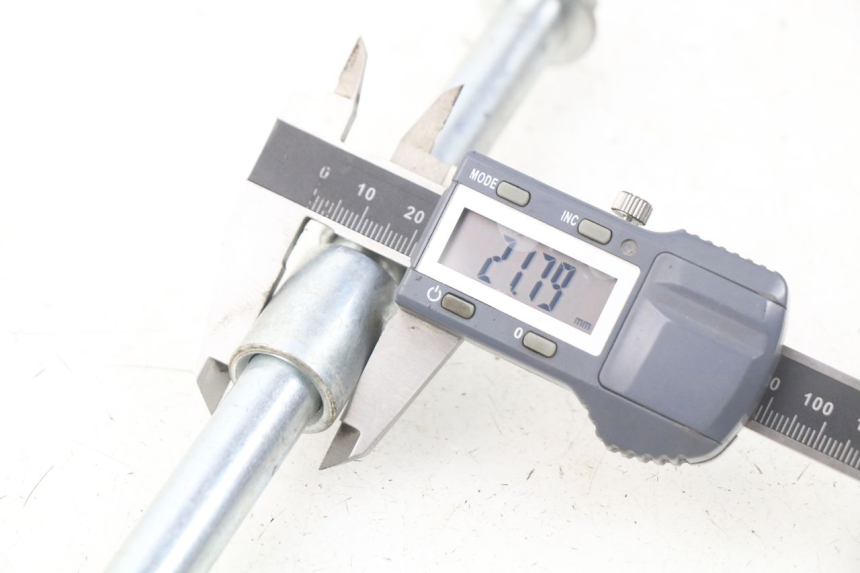 photo de FRONT WHEEL AXLE MINI MX ROOKIE 125 - Component detail