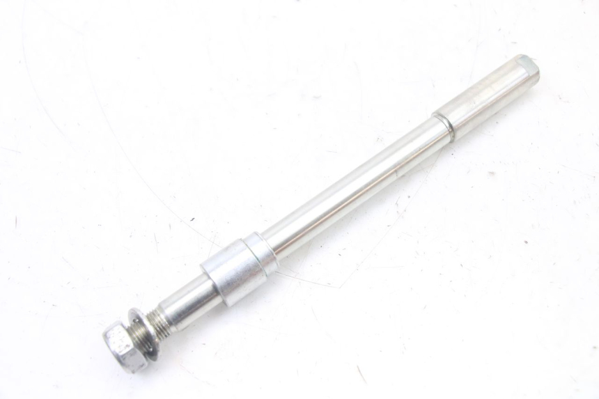 photo de FRONT WHEEL AXLE ROYAL ENFIELD HYMALAYAN 410 (2016 - 2023) - Component detail