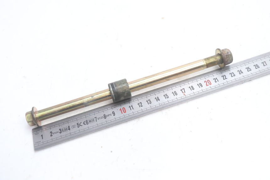 photo de FRONT WHEEL AXLE KEEWAY RY6 2T 50 (2011 - 2019) - Zoom on usage condition