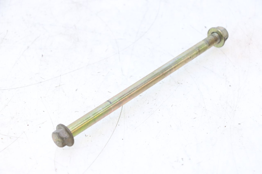 photo de FRONT WHEEL AXLE KEEWAY RY6 2T 50 (2011 - 2019) - Technical close-up