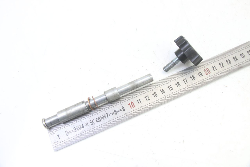 photo de FRONT WHEEL AXLE HERO S10 1 - Zoom on usage condition