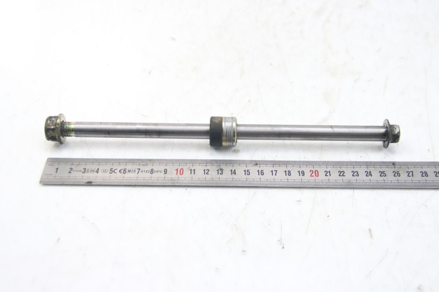 photo de FRONT WHEEL AXLE DAELIM S3 125 (2010 - 2017) - Component detail