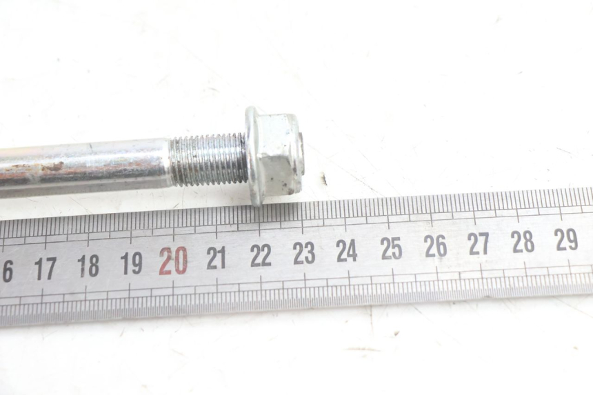 photo de FRONT WHEEL AXLE JM MOTORS SANTANA EVO 50 (2024 - 2026) - Alternative perspective