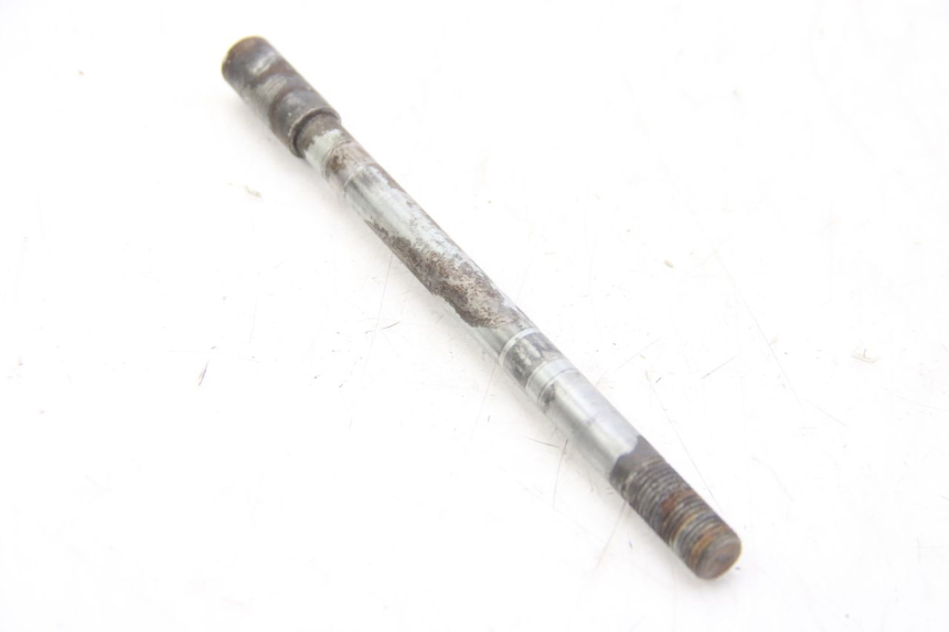 photo de FRONT WHEEL AXLE APRILIA SCARABEO 4T 50 (2009 - 2017) - Component detail