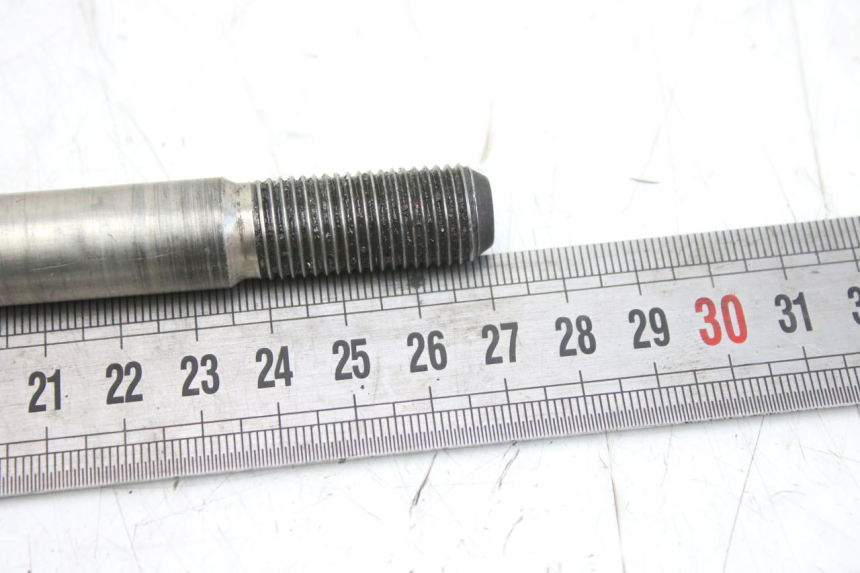 photo de FRONT WHEEL AXLE MBK SKYCRUISER 125 (2010 - 2013) - Product overview