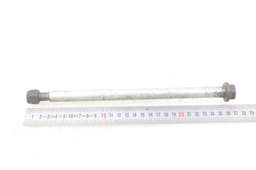 photo de FRONT WHEEL AXLE PEUGEOT SPEEDFIGHT 3 AIR 50 (2009 - 2015) - Alternative perspective