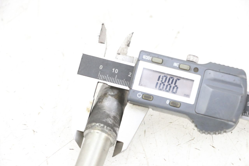 photo de FRONT WHEEL AXLE PEUGEOT SPEEDFIGHT 4 4T EFI 50 (2021 - 2025) - Component detail