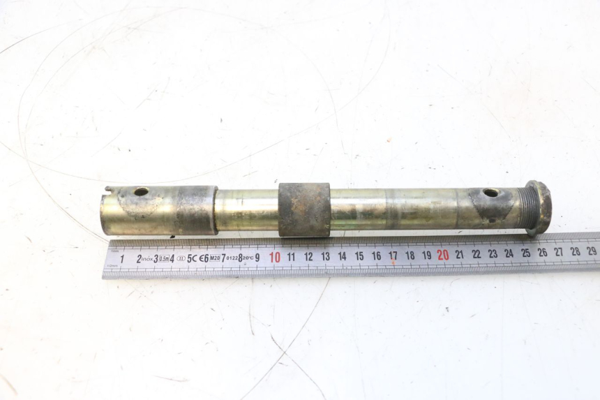 photo de FRONT WHEEL AXLE DUCATI SS IE DS CARENEE 1000 (2002 - 2006) - Technical close-up