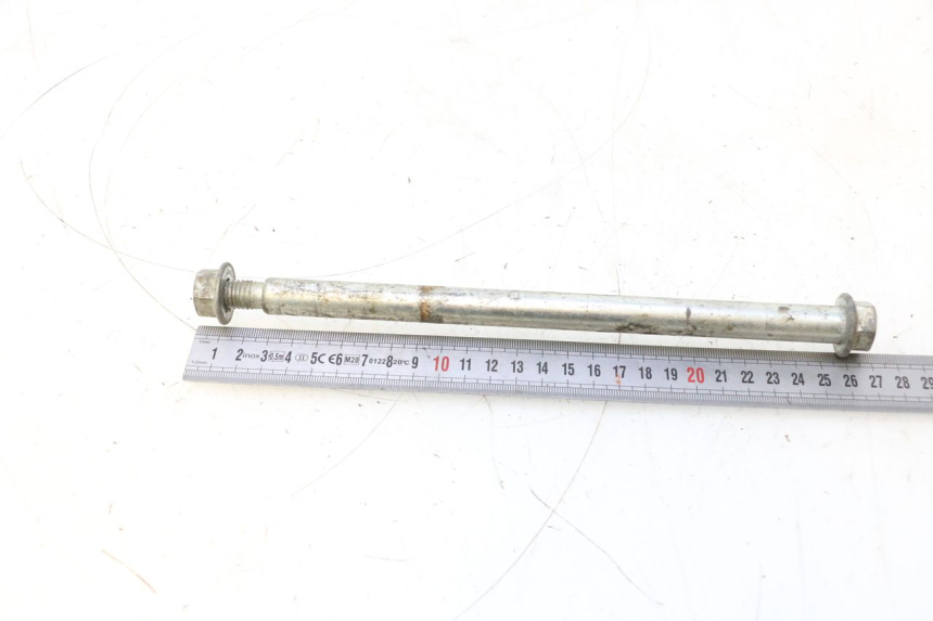 photo de FRONT WHEEL AXLE GILERA STALKER 50 (2004 - 2014) - Alternative perspective