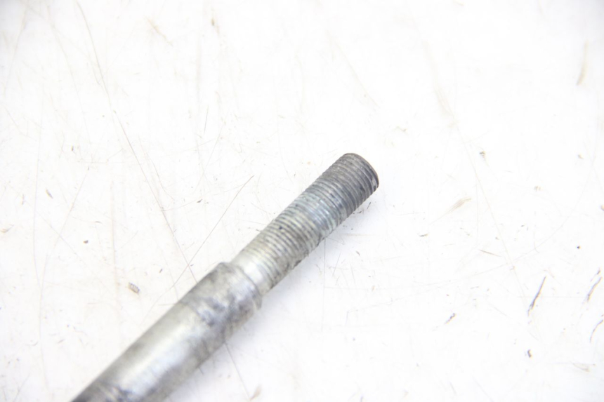 photo de FRONT WHEEL AXLE JAWA STELLA BABETTA 134 50 - Alternative perspective