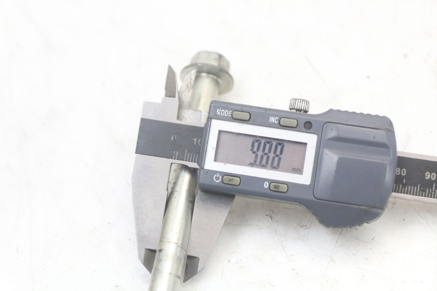 photo de FRONT WHEEL AXLE MBK STUNT NAKED 50 (2004 - 2018) - Alternative perspective