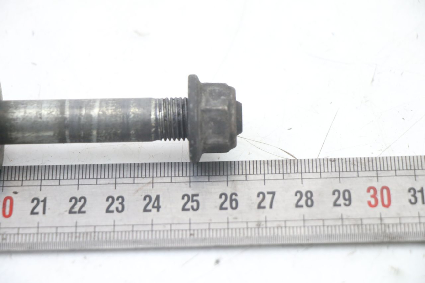 photo de FRONT WHEEL AXLE SUZUKI BURGMAN 125 (2015 - 2017) - Alternative perspective