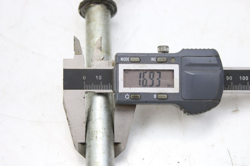 photo de FRONT WHEEL AXLE SUZUKI SV S 650 (1999 - 2002) - Product overview