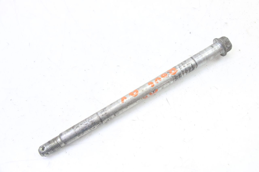 photo de FRONT WHEEL AXLE YAMAHA TDR DELTABOX 125 (1997 - 2003) - Component detail