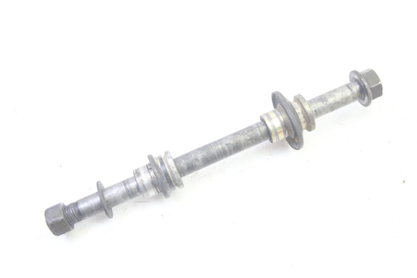 photo de FRONT WHEEL AXLE YAMAHA TTR 125 (2000 - 2020) - Component detail