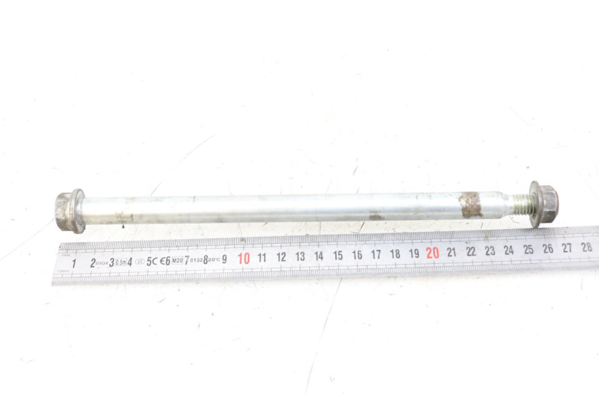 photo de FRONT WHEEL AXLE PIAGGIO TYPHOON 50 (2000 - 2009) - Alternative perspective