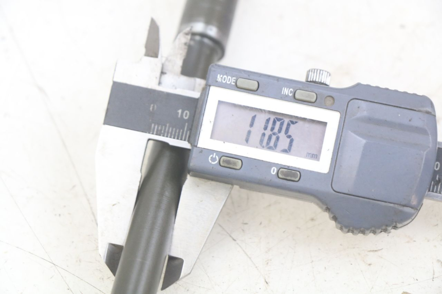 photo de FRONT WHEEL AXLE MOTRAC URBAN 4T 50 (2016 - 2024) - Zoom on usage condition