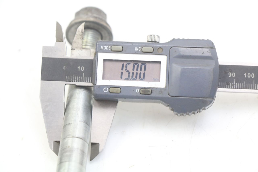 photo de FRONT WHEEL AXLE PEUGEOT VIVACITY 125 (2010 - 2017) - Technical close-up