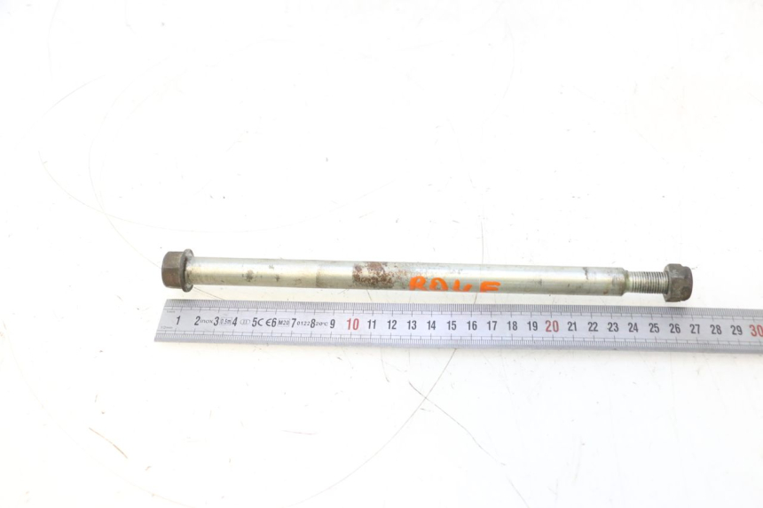 photo de FRONT WHEEL AXLE PEUGEOT VIVACITY 50 (1998 - 2003) - Zoom on usage condition