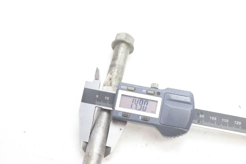 photo de FRONT WHEEL AXLE PEUGEOT VIVACITY 50 (2004 - 2009) - Technical close-up