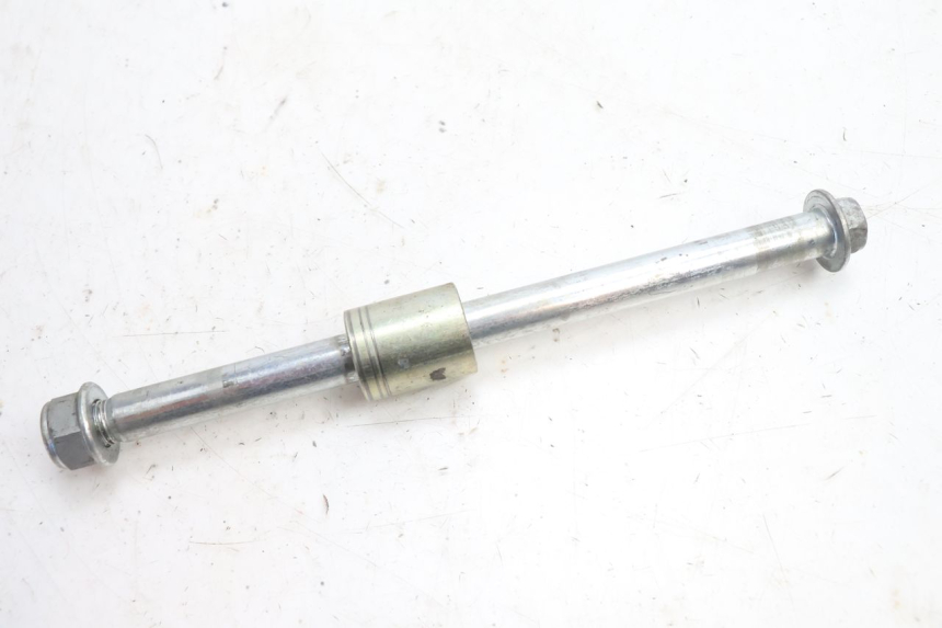 photo de FRONT WHEEL AXLE DAELIM VJ ROADWIN 125 (2004 - 2007) - Component detail