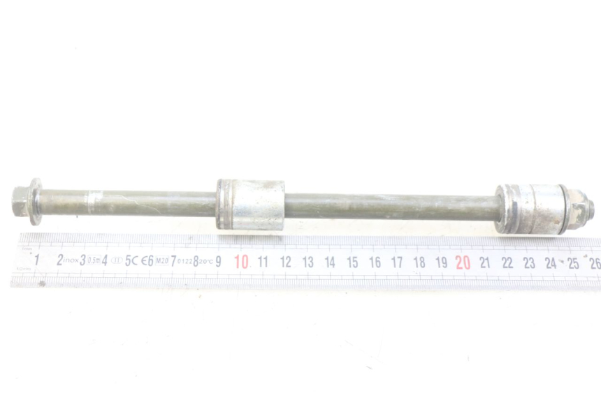 photo de FRONT WHEEL AXLE SYM WOLF SB 125 (2011 - 2018) - Technical close-up