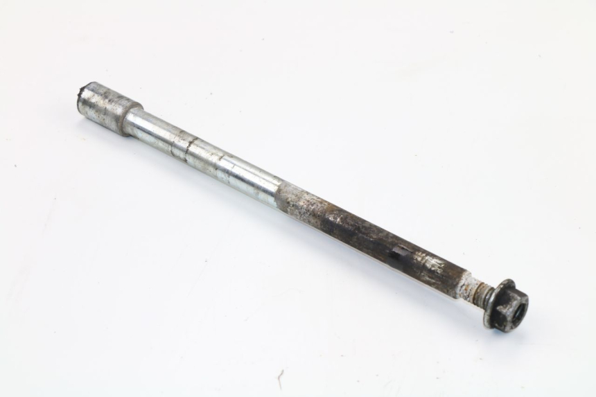 photo de FRONT WHEEL AXLE PIAGGIO X8 STREET 125 (2006 - 2007) - Main view