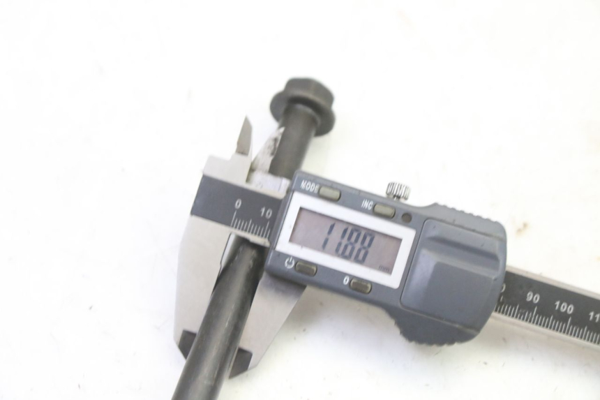 photo de FRONT WHEEL AXLE HONDA X8R 50 (1998 - 2003) - Technical close-up