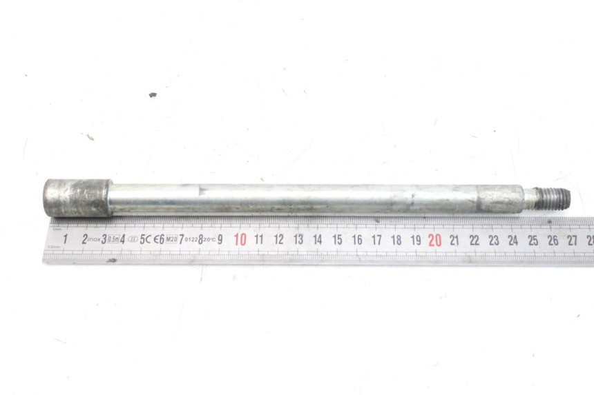photo de FRONT WHEEL AXLE PIAGGIO X9 EVOLUTION 250 (2003 - 2007) - Zoom on usage condition