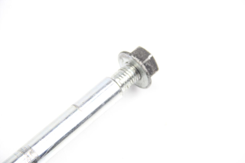 photo de FRONT WHEEL AXLE PIAGGIO XEVO - X EVO 125 (2007 - 2017) - Zoom on usage condition