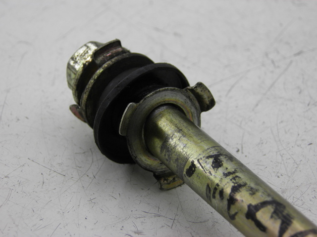 photo de FRONT WHEEL AXLE YAMAHA YBR CUSTOM 125 (2008 - 2010) - Component detail