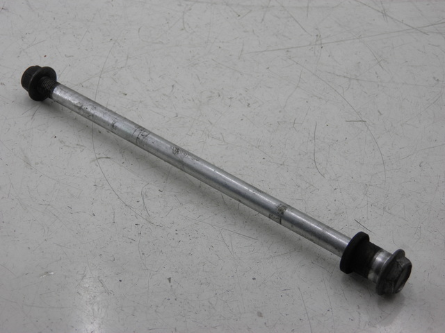 photo de FRONT WHEEL AXLE YAMAHA YP MAJESTY 125 (2007 - 2010) - Main view