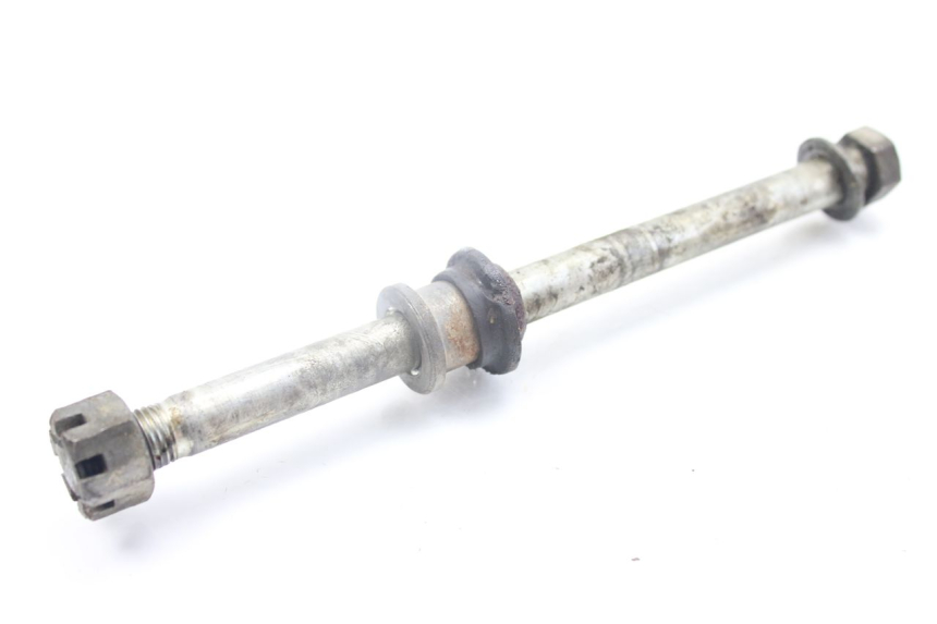 photo de FRONT WHEEL AXLE YAMAHA YZ 80 (1982 - 1983) - Component detail