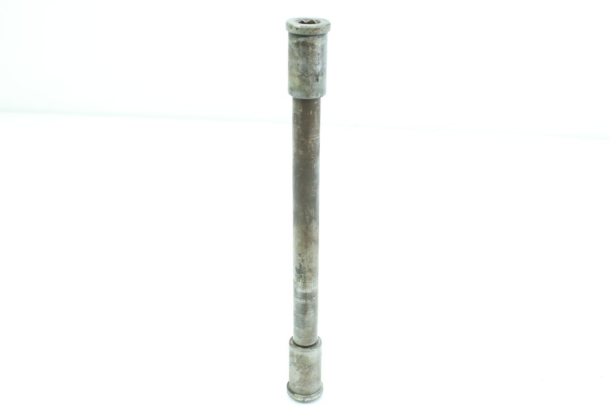 photo de FRONT WHEEL AXLE KAWASAKI ZEPHYR 1100 ( - 1995) - Zoom on usage condition