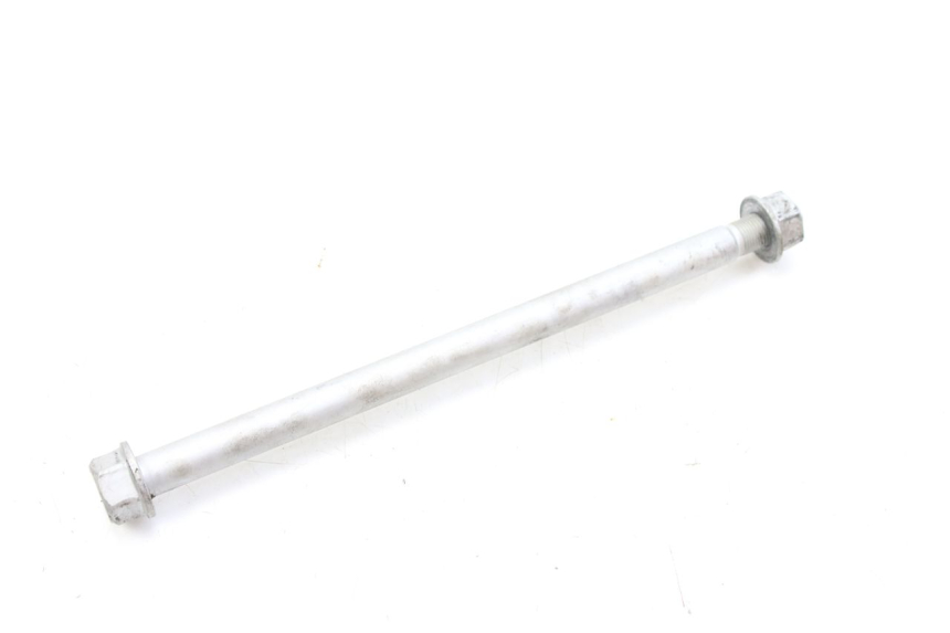 photo de FRONT WHEEL AXLE PIAGGIO ZIP 4T 50 (2018 - 2020) - Alternative perspective