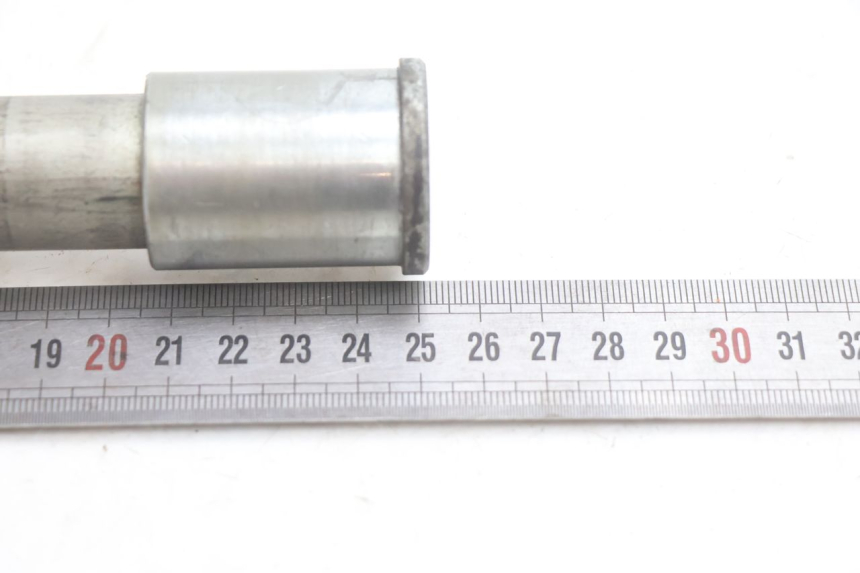 photo de FRONT WHEEL AXLE KAWASAKI ZX-6R ZX6R 600 (2000 - 2002) - Fixing points details