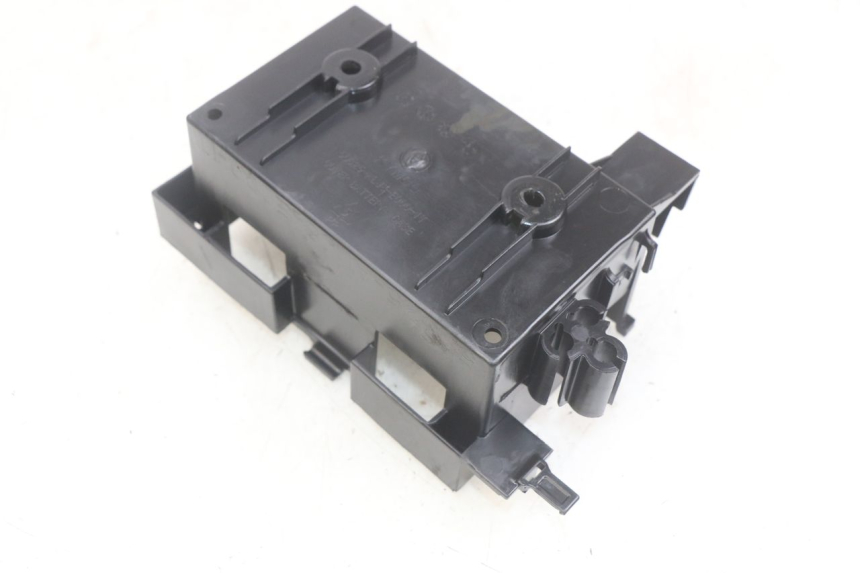 photo de BATTERY TRAY KYMCO AGILITY 16+ 4T 50 (2018 - 2023) - Zoom on usage condition