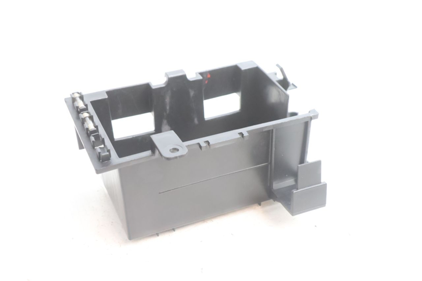 photo de BATTERY BOX KYMCO AGILITY CITY 16P 125 (2015 - 2024) - Zoom on usage condition